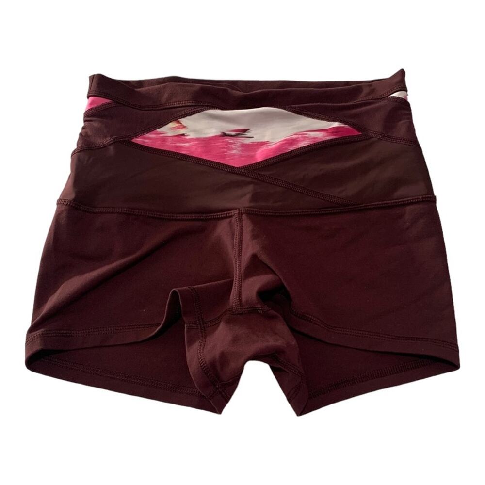 Lululemon Boogie short size 6 reversible roll down wind berry burgundy shorties